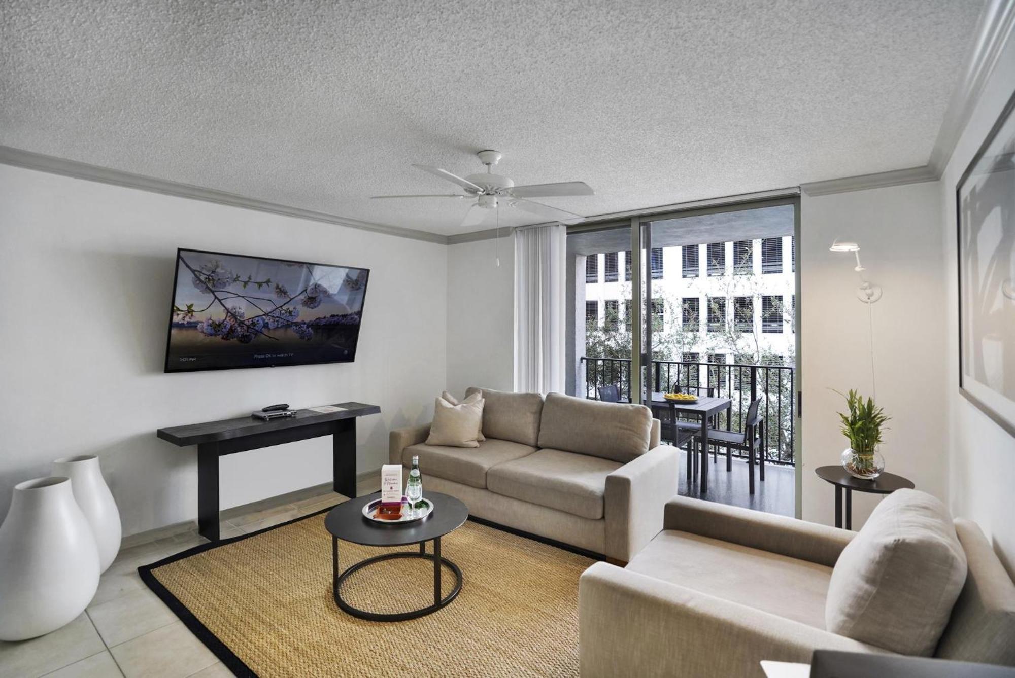 Dharma Home Suites Coral Gables At Gables Grand Plaza Miami Room photo