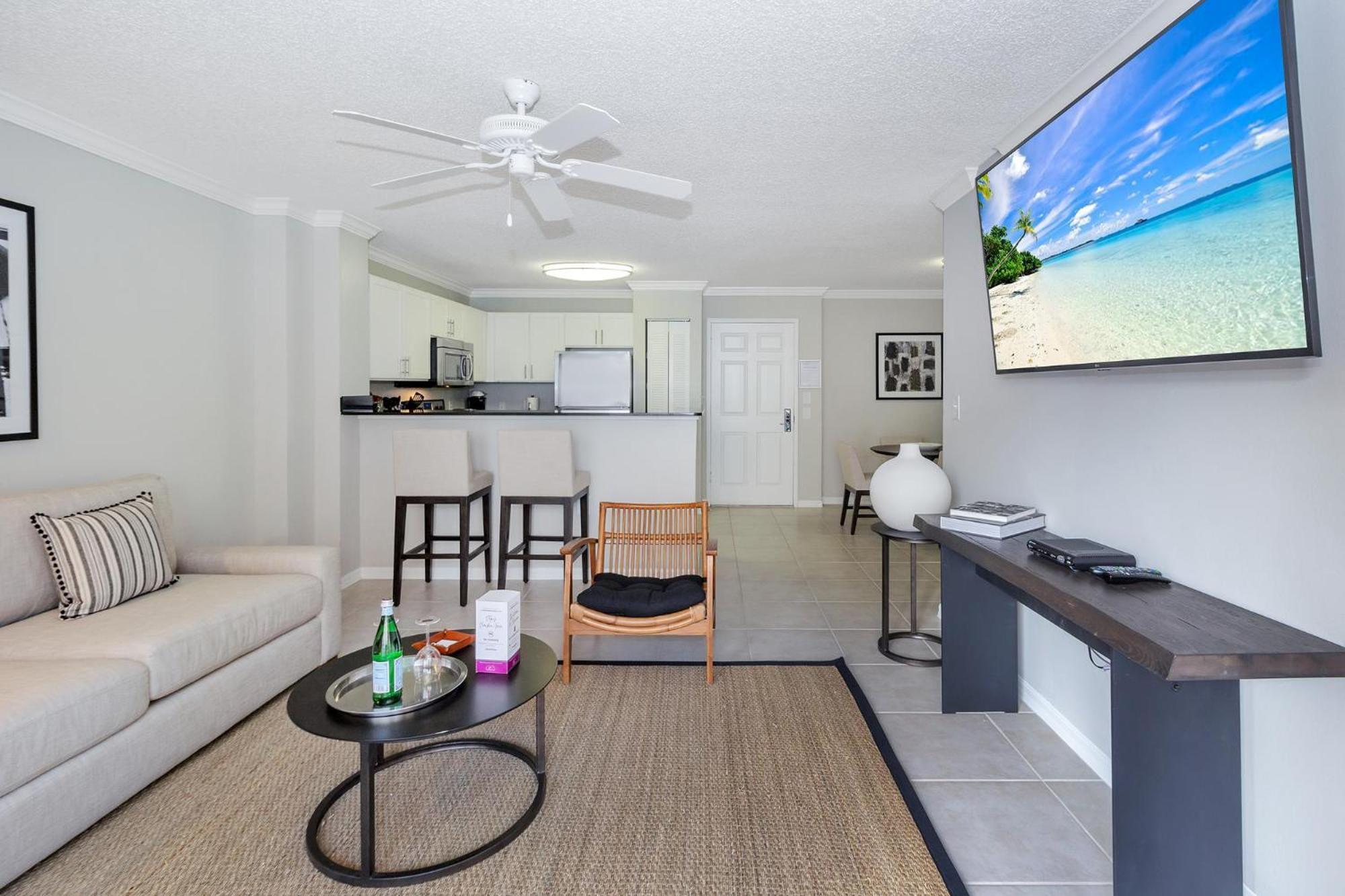 Dharma Home Suites Coral Gables At Gables Grand Plaza Miami Room photo