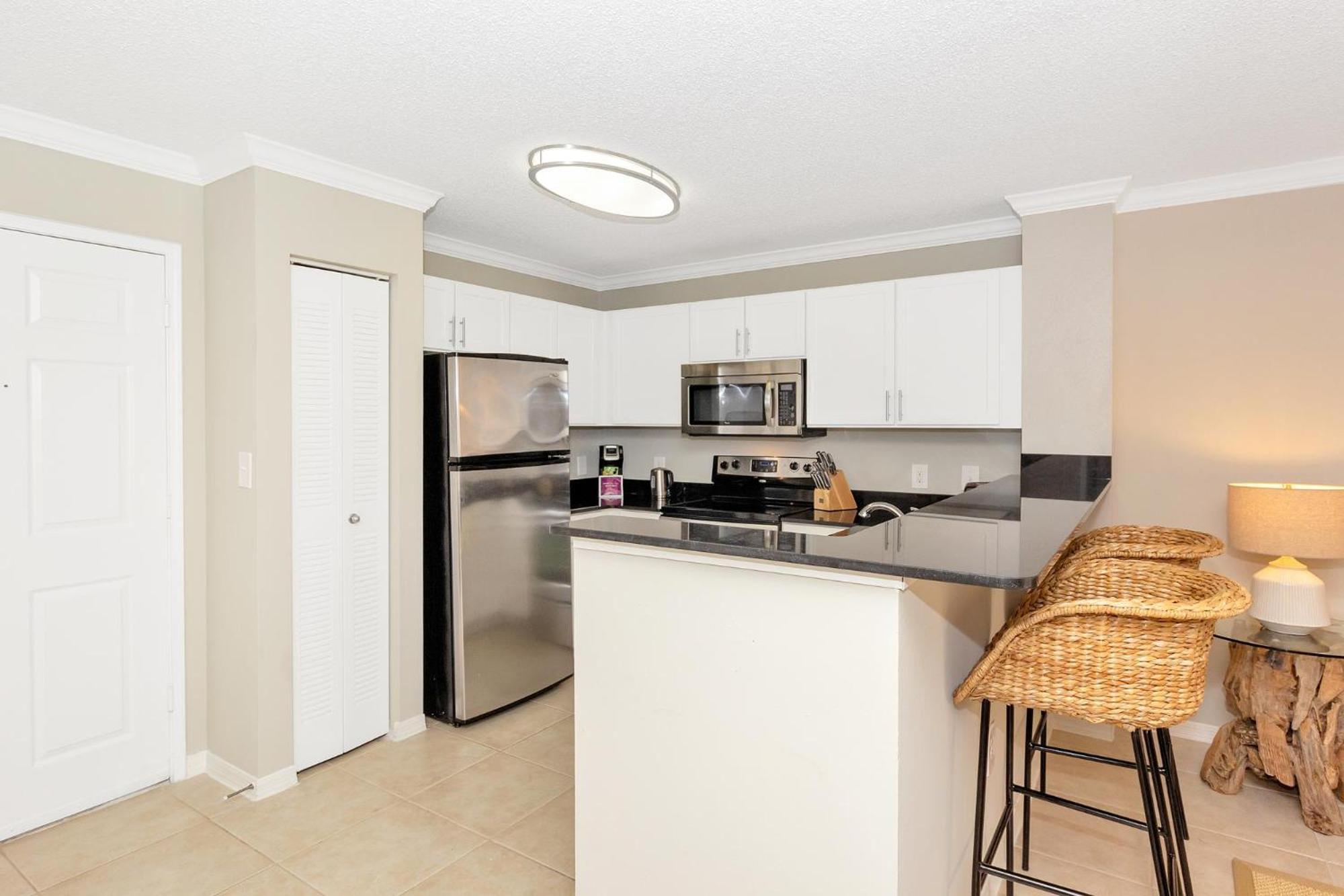 Dharma Home Suites Coral Gables At Gables Grand Plaza Miami Room photo