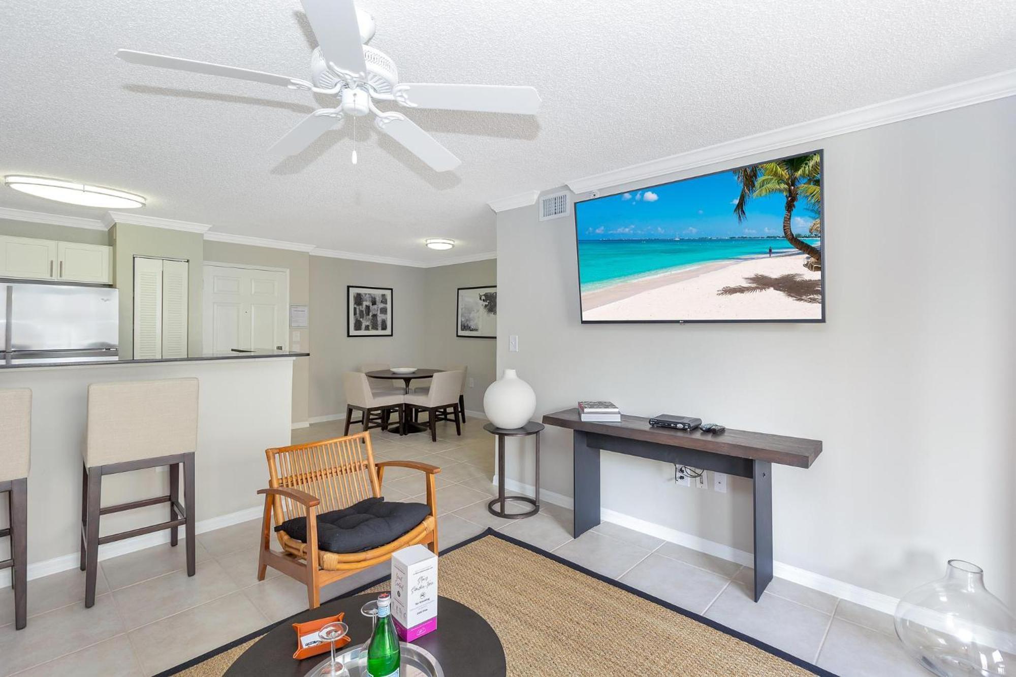Dharma Home Suites Coral Gables At Gables Grand Plaza Miami Room photo